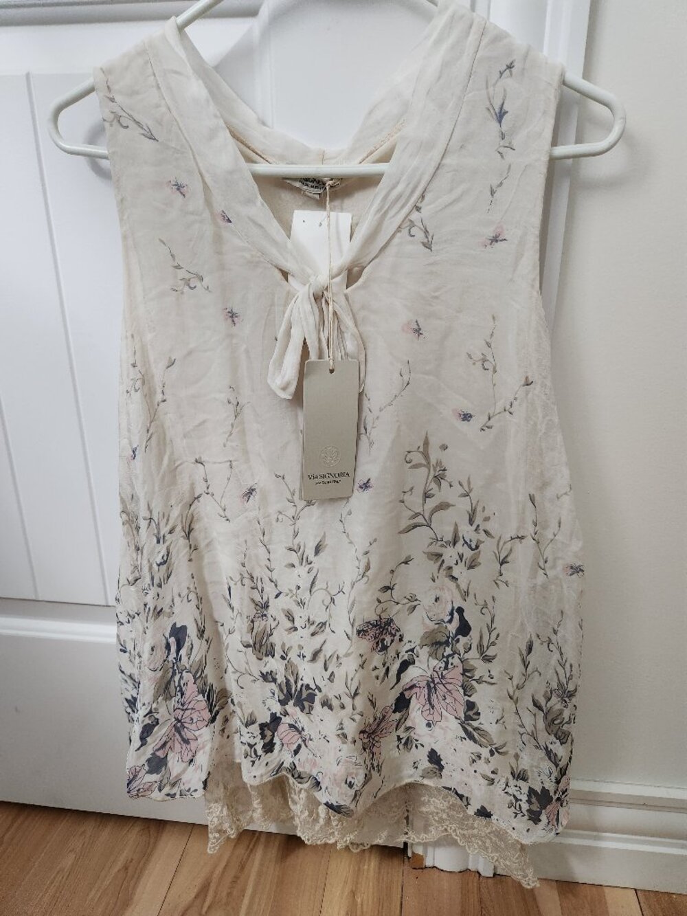 Via Signoria Sleeveless Blouse